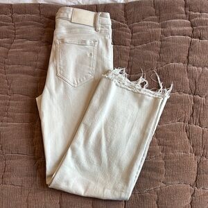 Cream Ankle Cropped Jeans with Frayed Hem